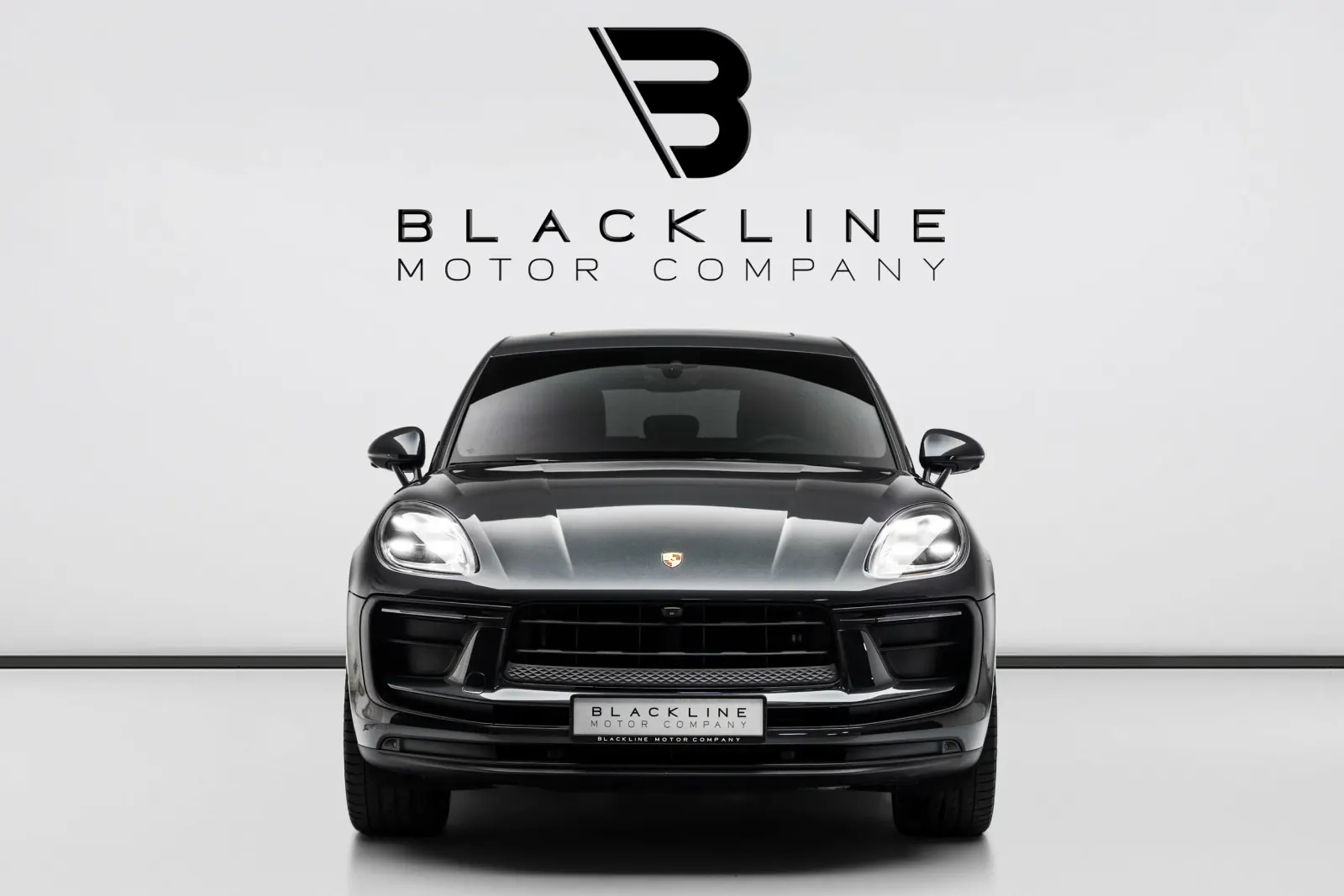 2024 Porsche Macan photo 3