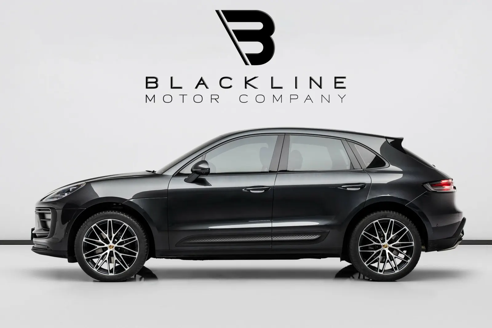 2024 Porsche Macan photo 6