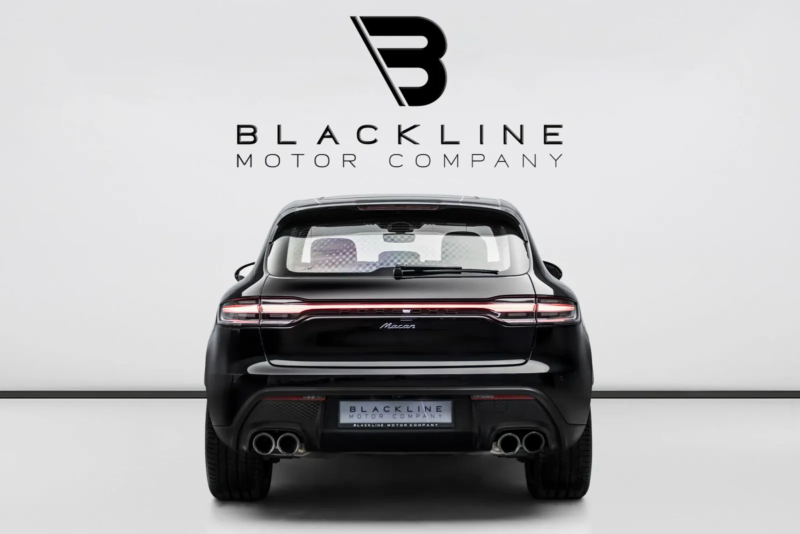 2025 Porsche Macan photo 6