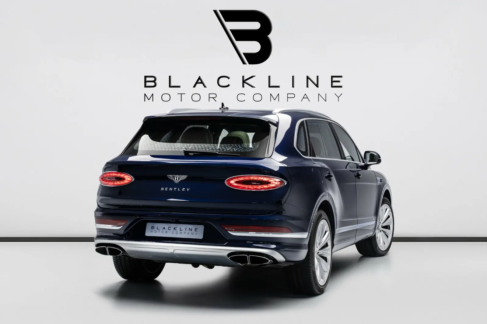 2023 Bentley Bentayga photo 4