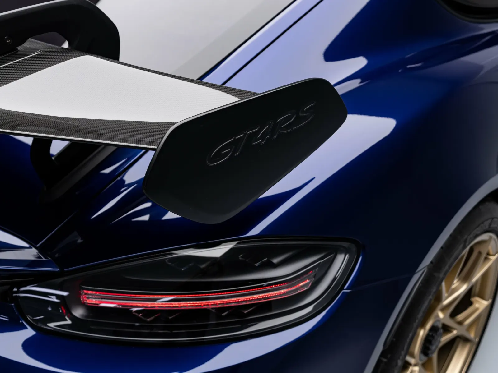 2024 Porsche GT4 RS photo 6