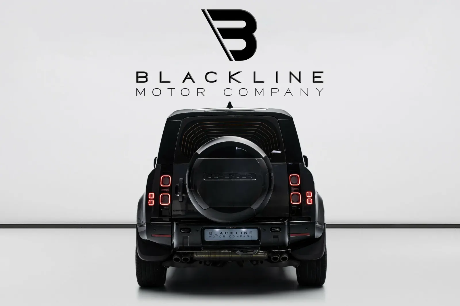 2025 Land Rover Defender 110 P525 photo 4