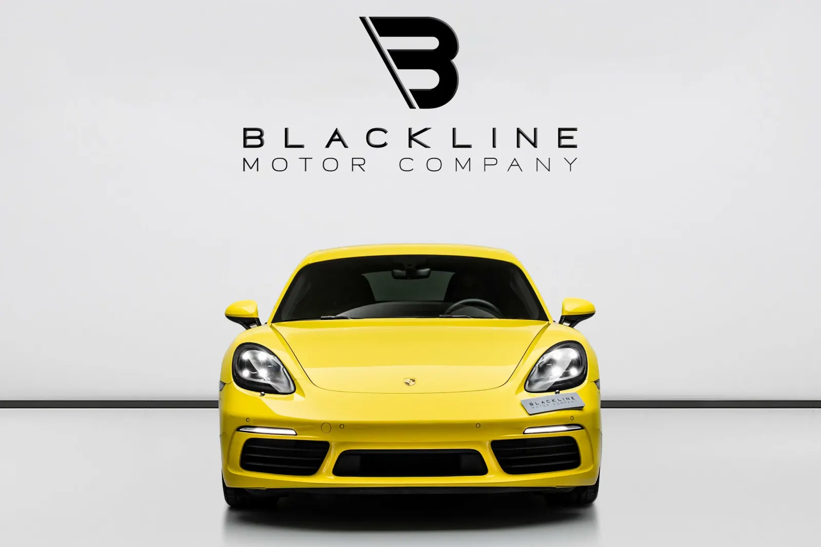 2024 Porsche 718 Cayman photo 3