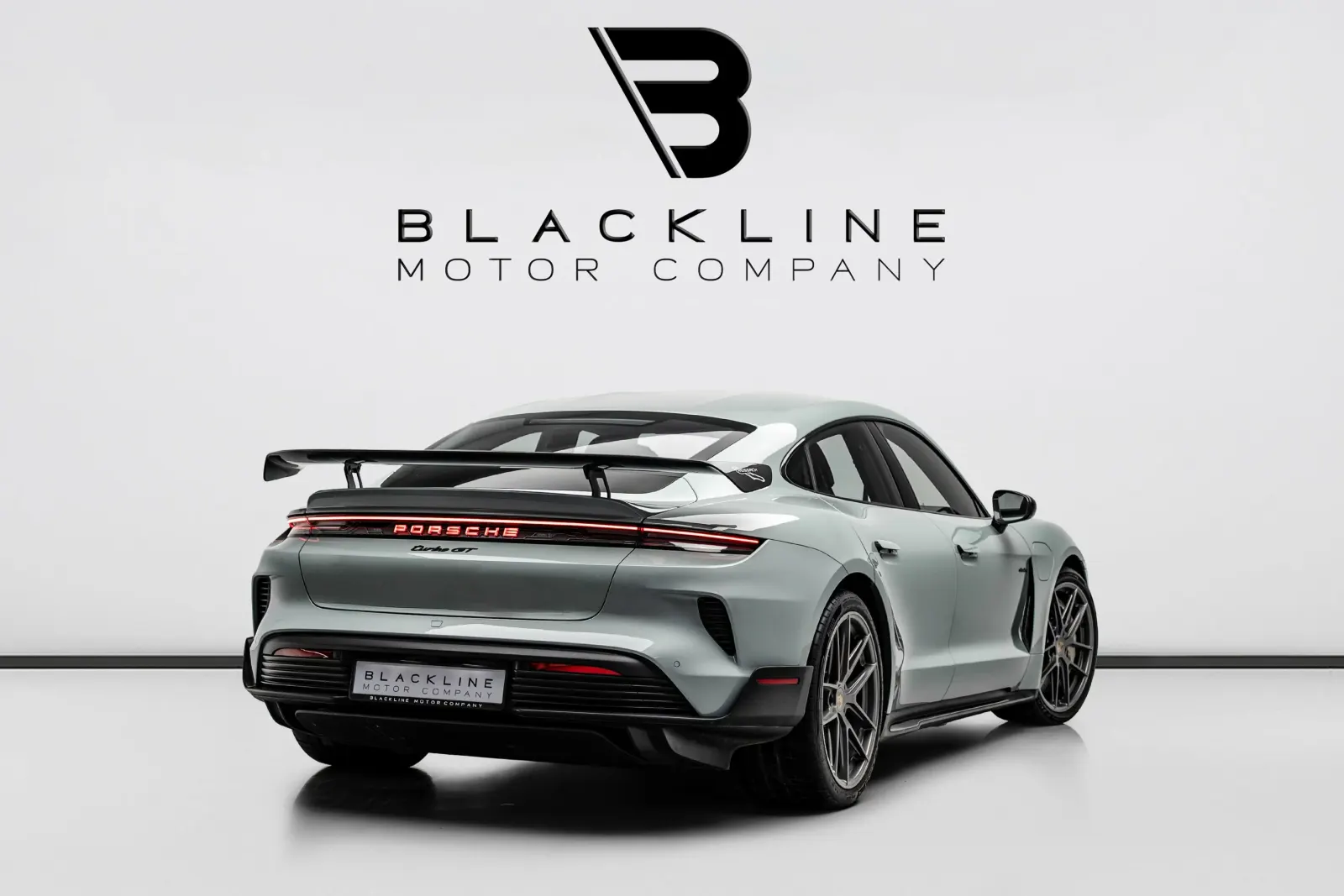 2025 Porsche Taycan Turbo GT photo 4