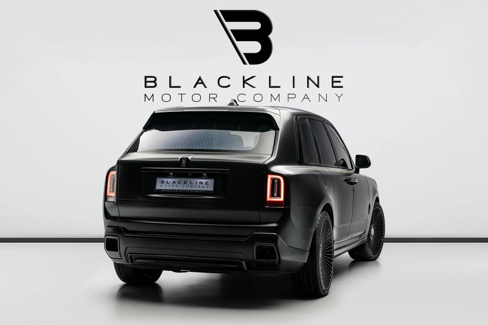 2022 Rolls-Royce Cullinan Black Badge photo 4