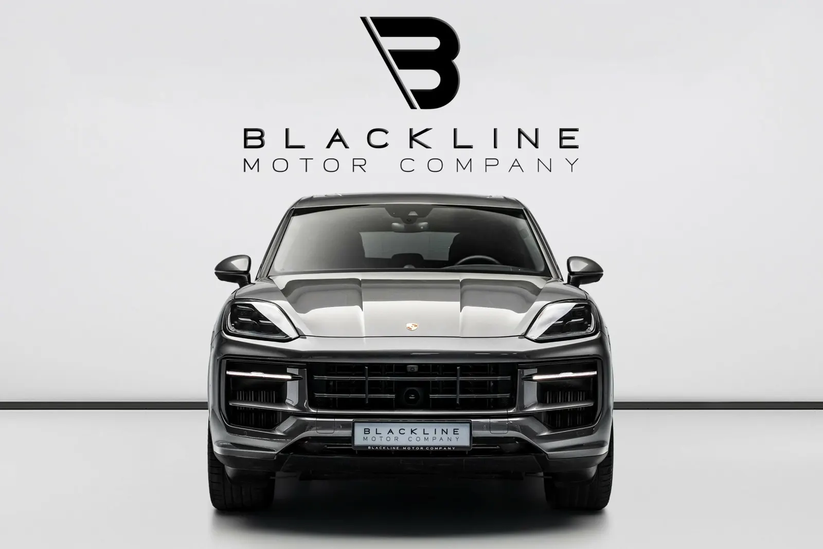 2025 Porsche Cayenne S photo 3