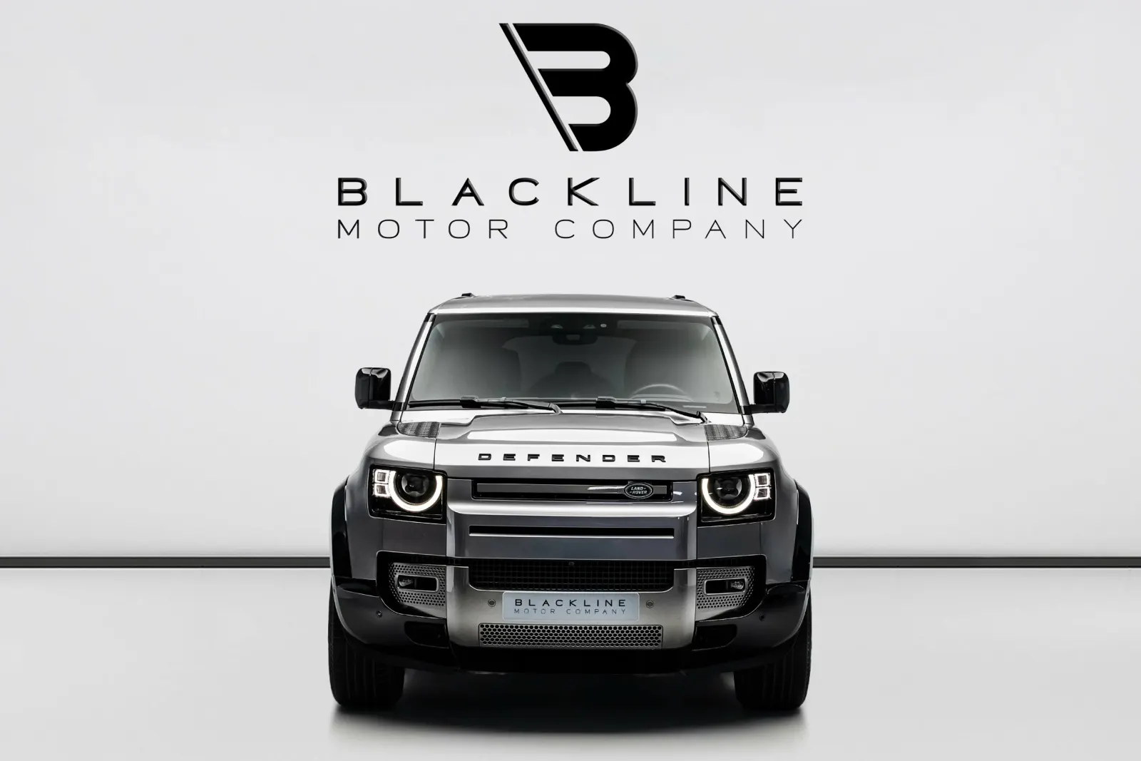 2023 Land Rover Defender 110 SE P400 photo 3