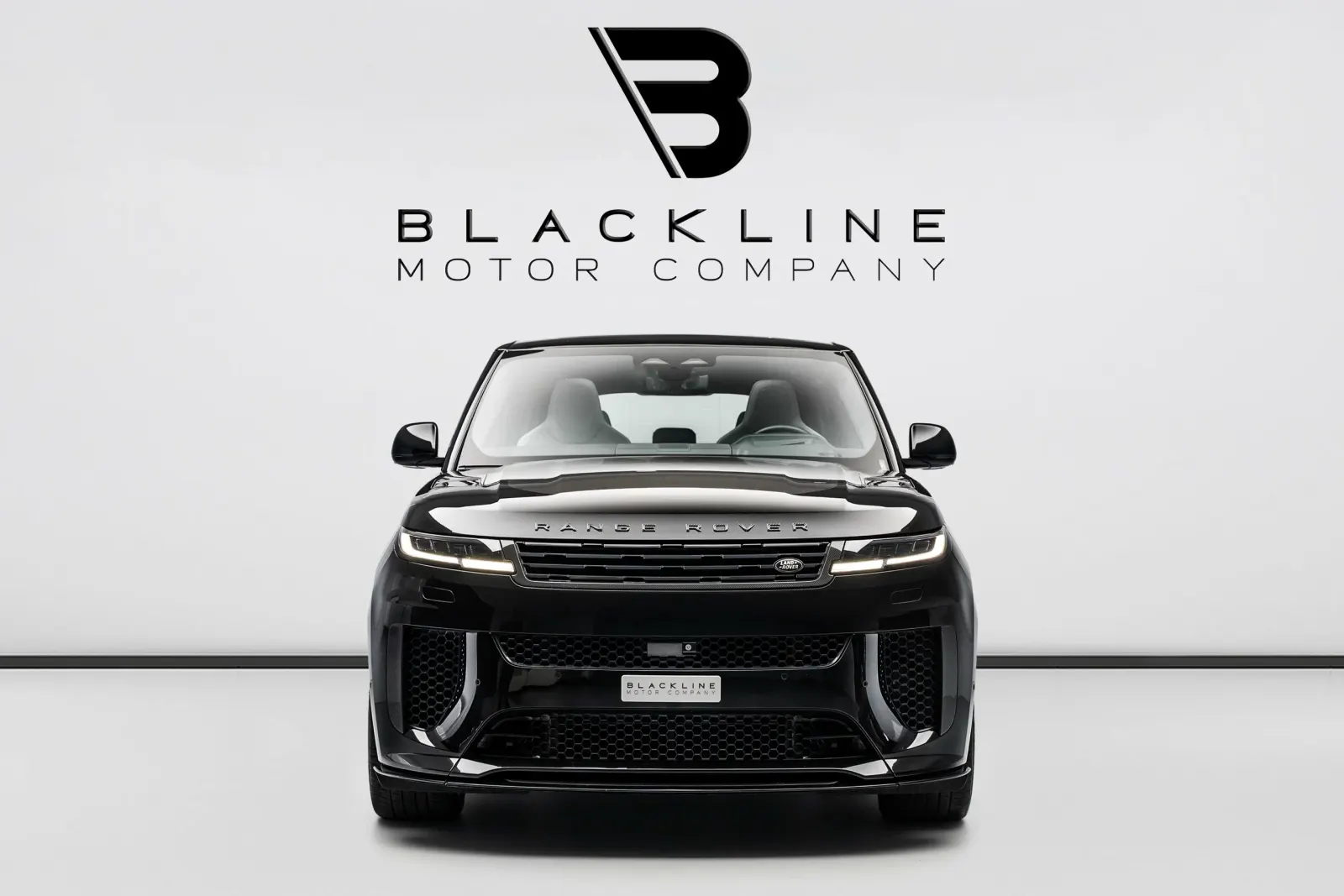 2024 Land Rover Range Rover SV photo 3