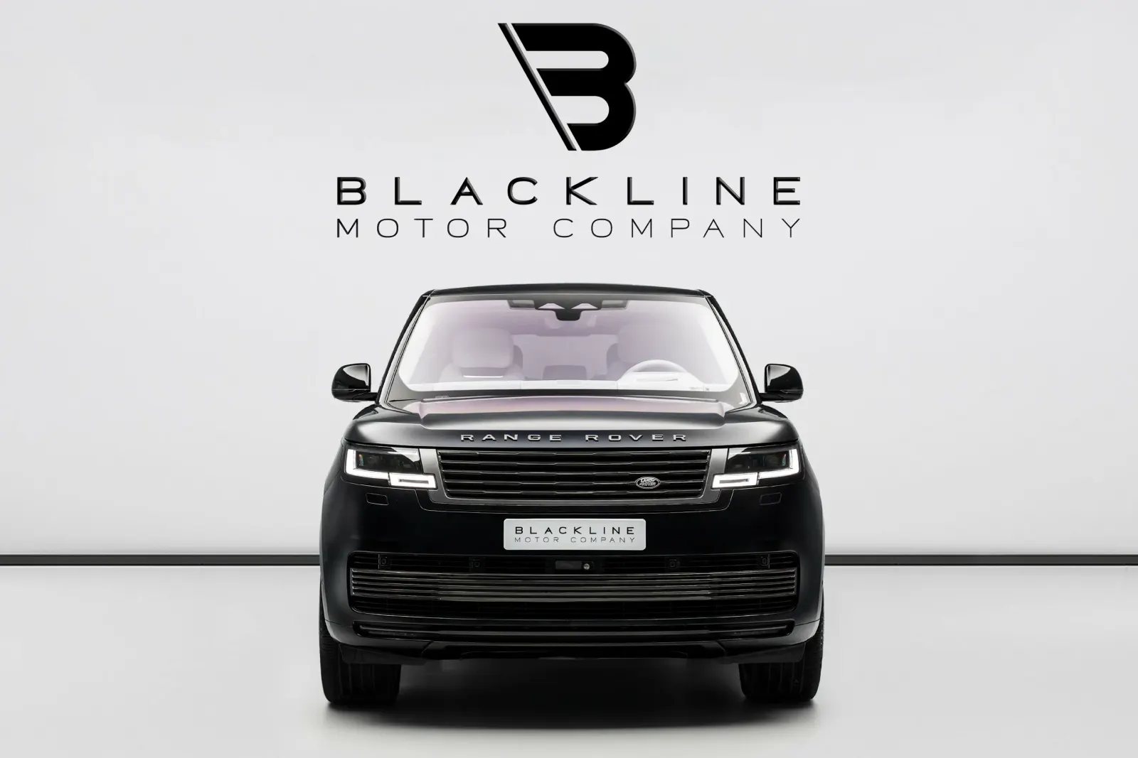 2023 Land Rover Range Rover SV photo 3