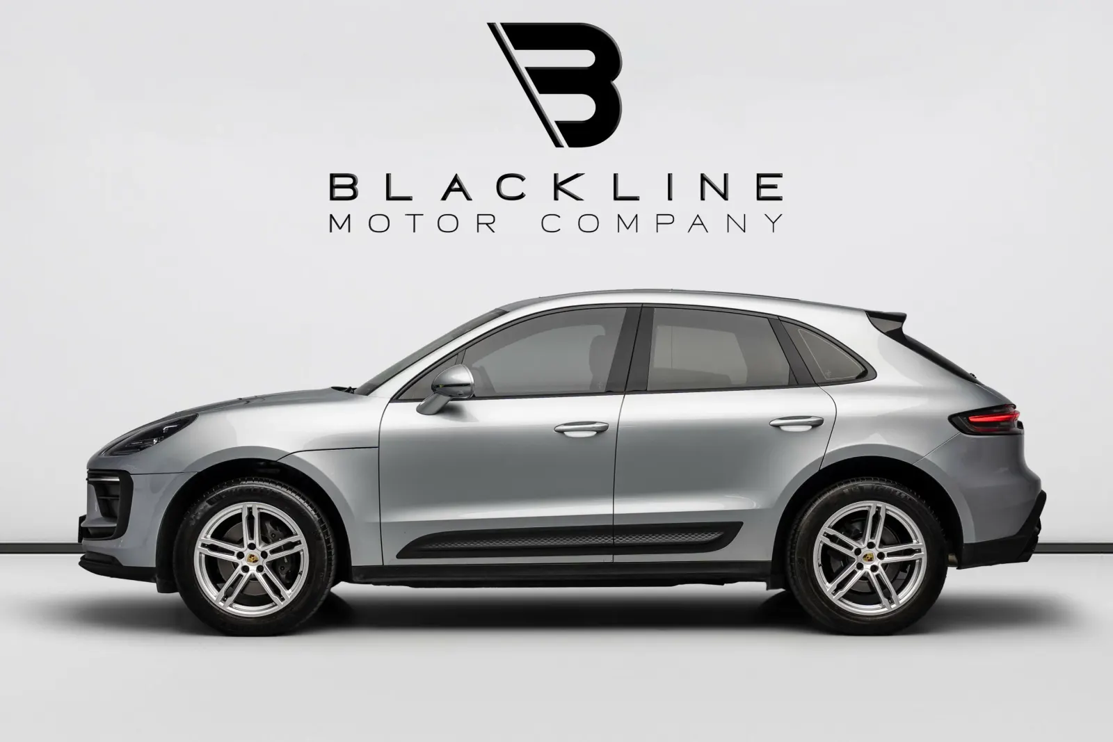 2023 Porsche Macan photo 4