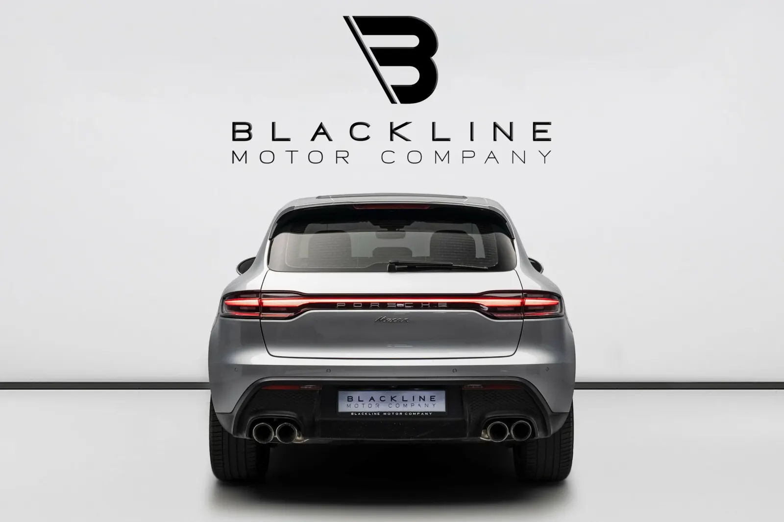 2023 Porsche Macan photo 6