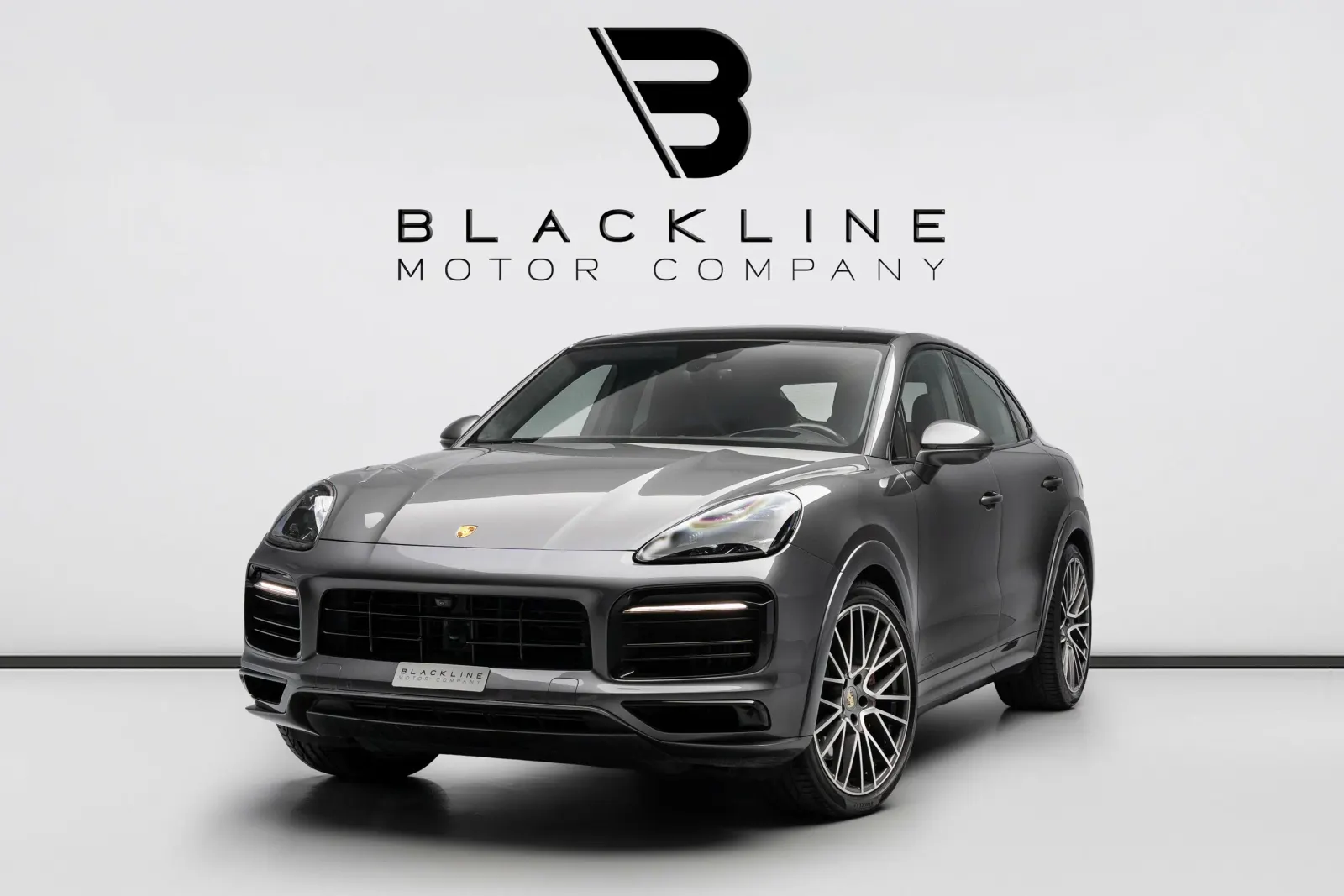 2023 Porsche Cayenne GTS photo 2