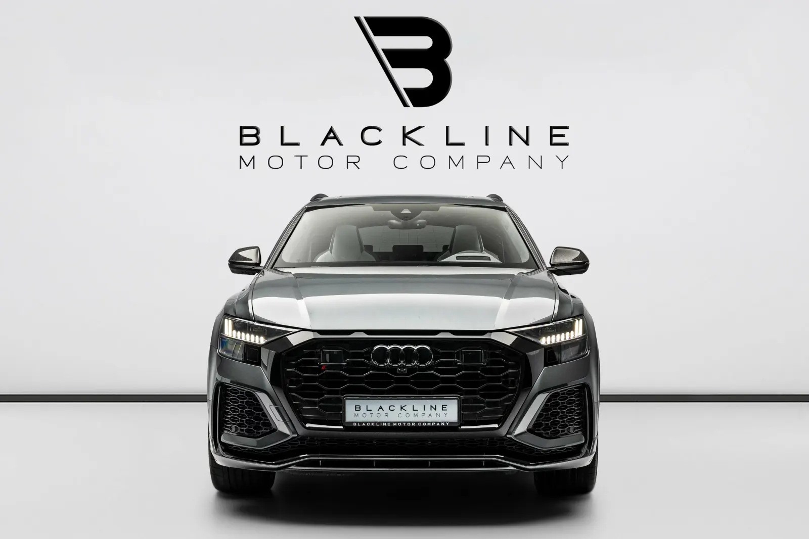 2023 Audi RS Q8 photo 3