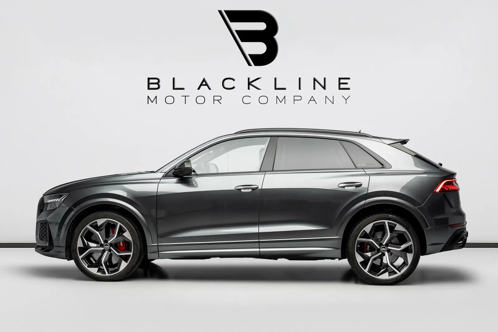 2023 Audi RS Q8 photo 6