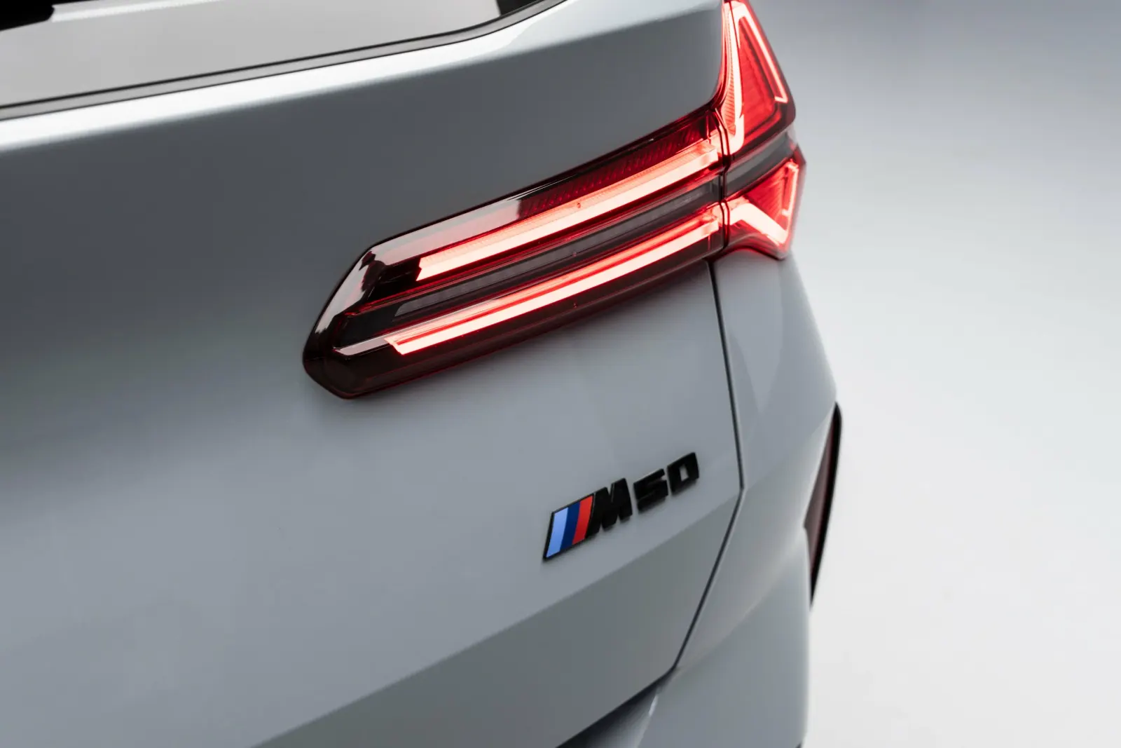 2025 BMW X3 M50 photo 6