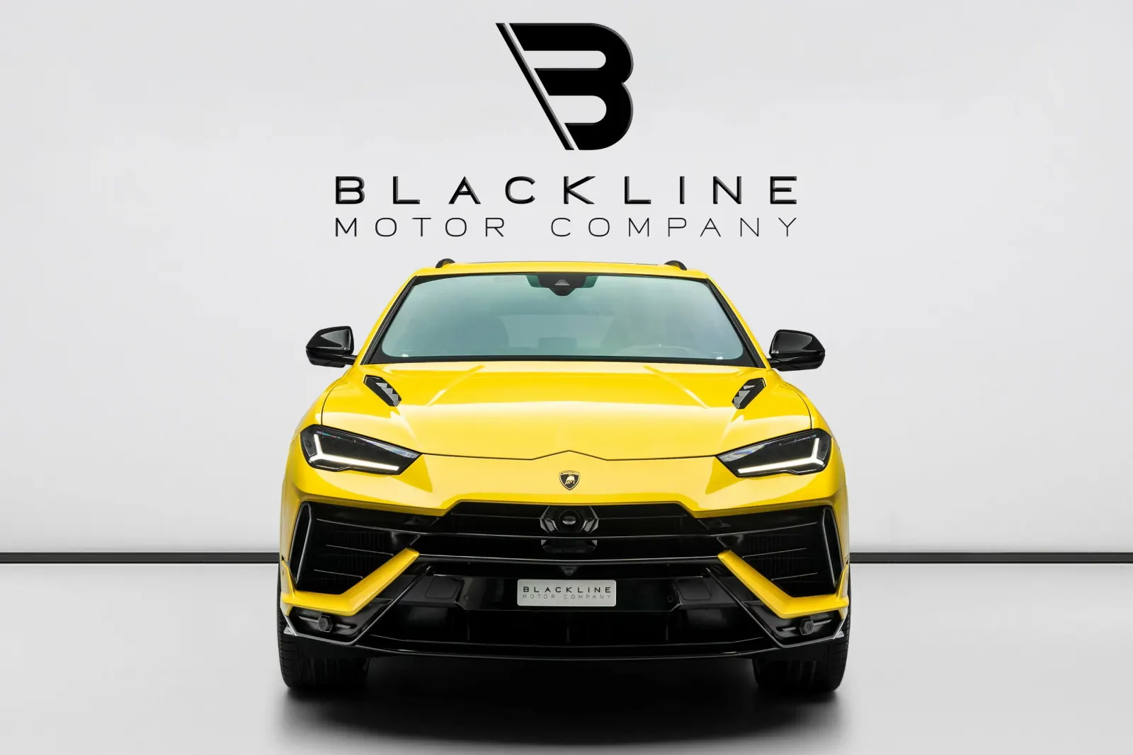 2023 Lamborghini Urus S photo 3