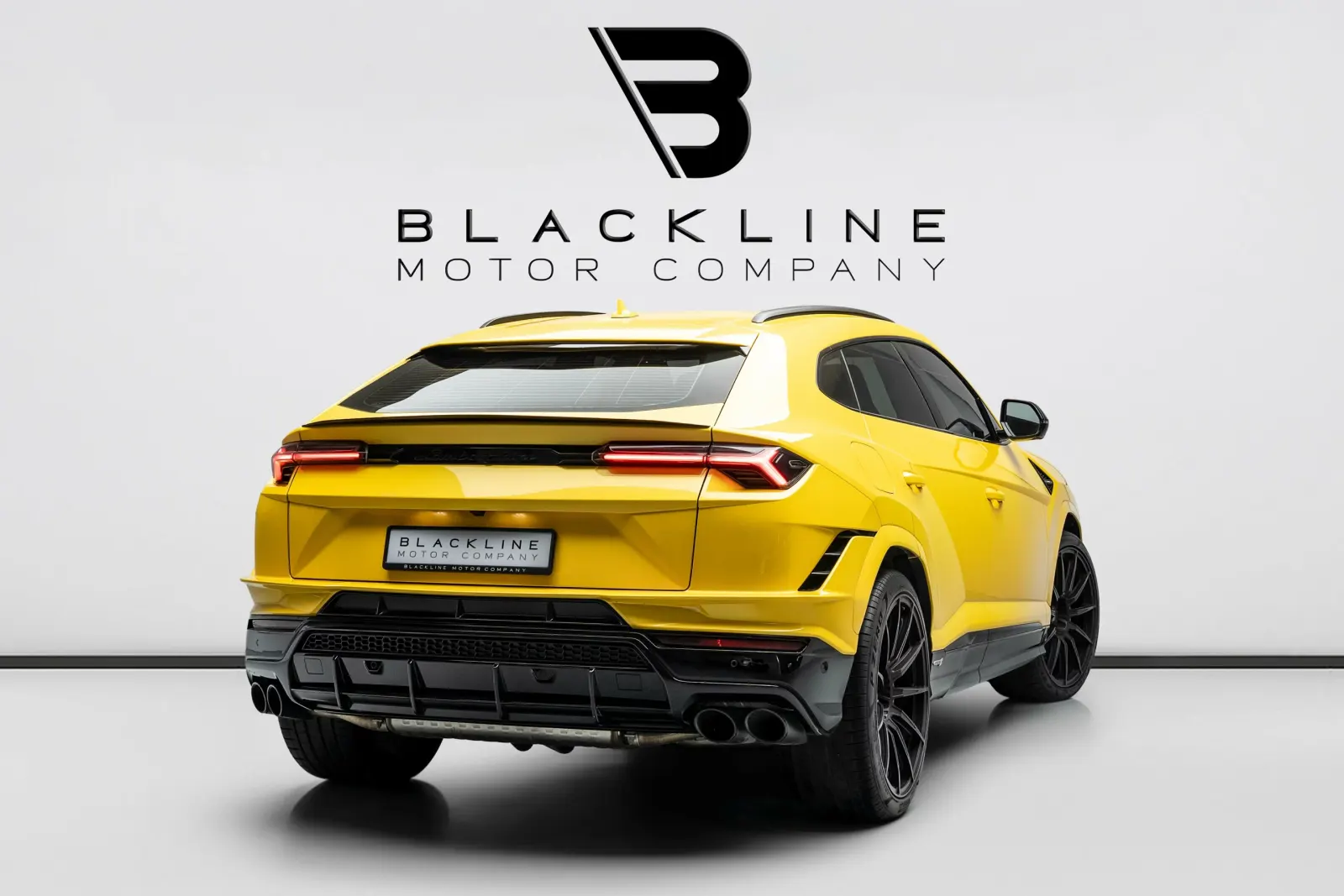 2023 Lamborghini Urus S photo 4