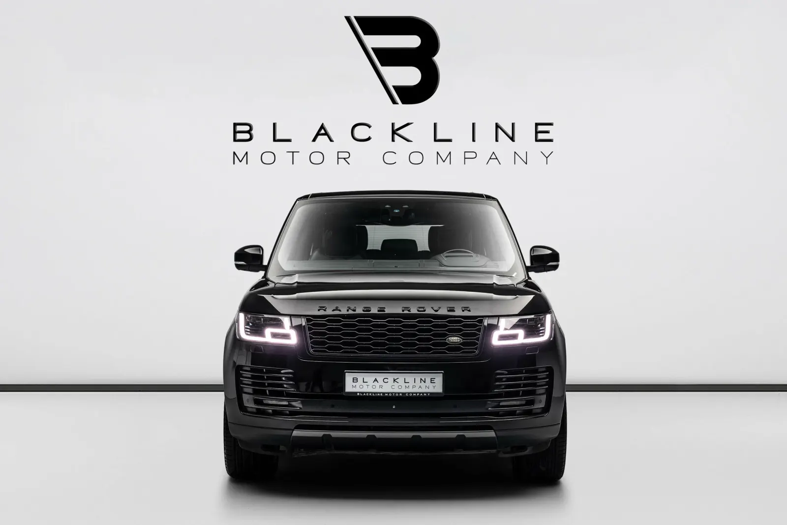 2018 Land Rover Range Rover Vogue SE photo 3