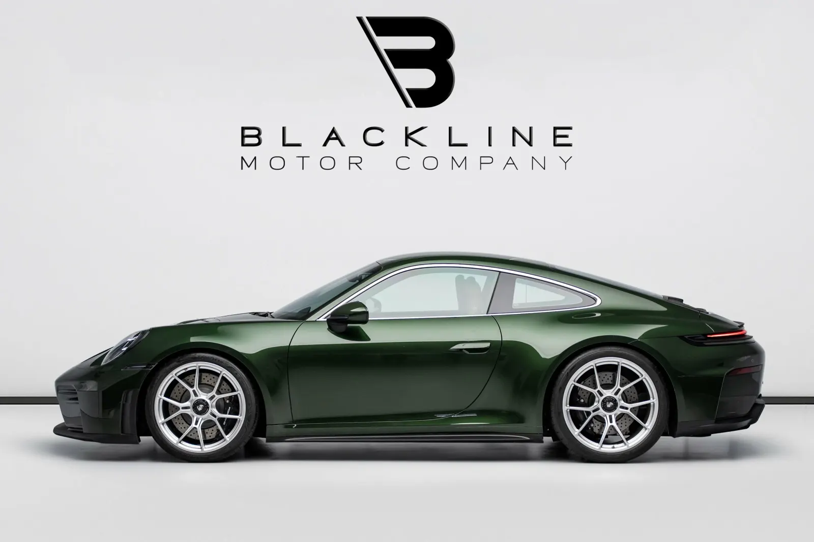 2026 Porsche GT3 Touring photo 6
