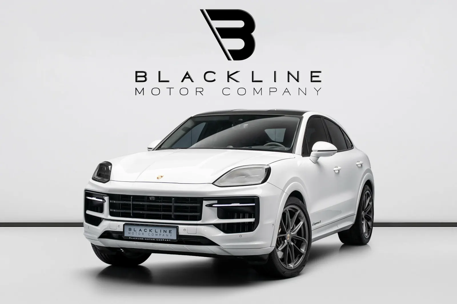 2025 Porsche Cayenne S Coupe photo 2